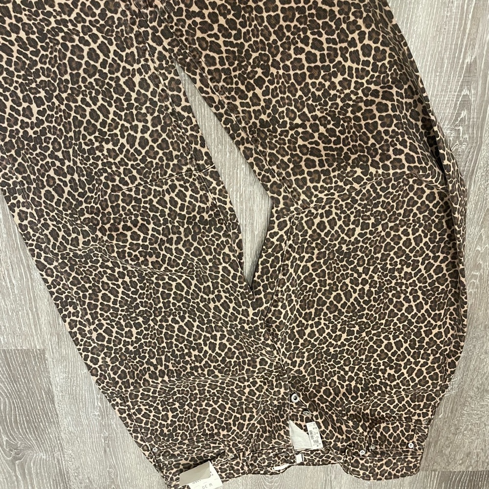 Madewell Leopard Print Barrel Jeans - Picture 9 of 11